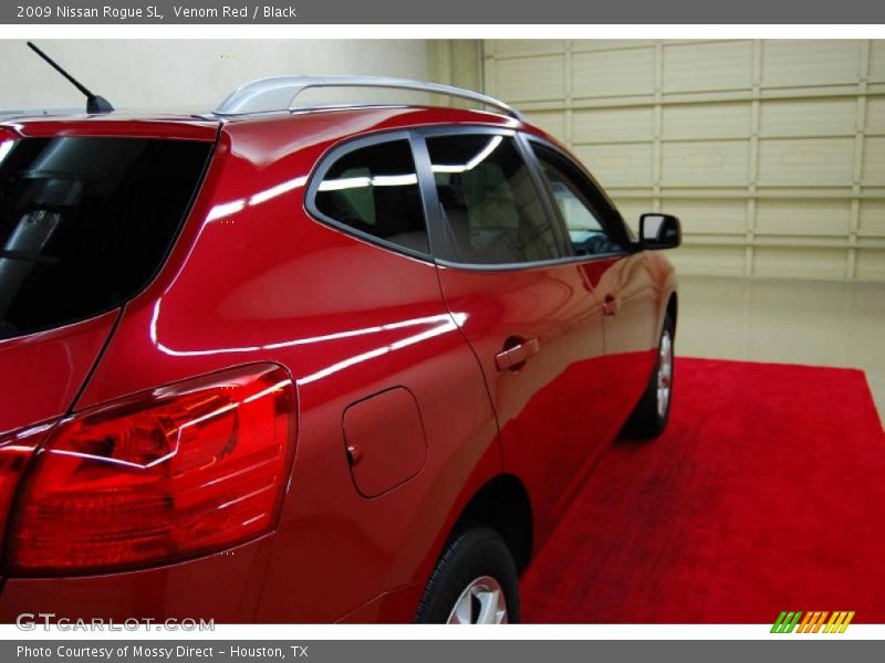 Venom Red / Black 2009 Nissan Rogue SL