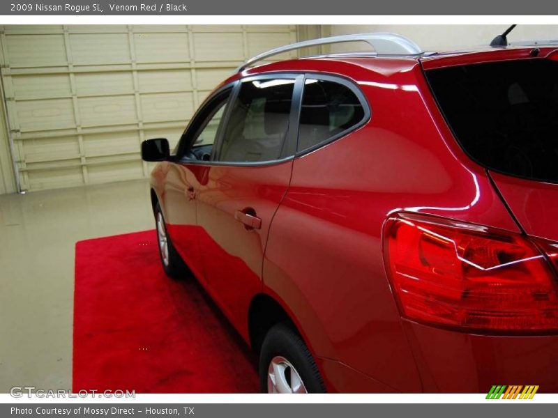 Venom Red / Black 2009 Nissan Rogue SL