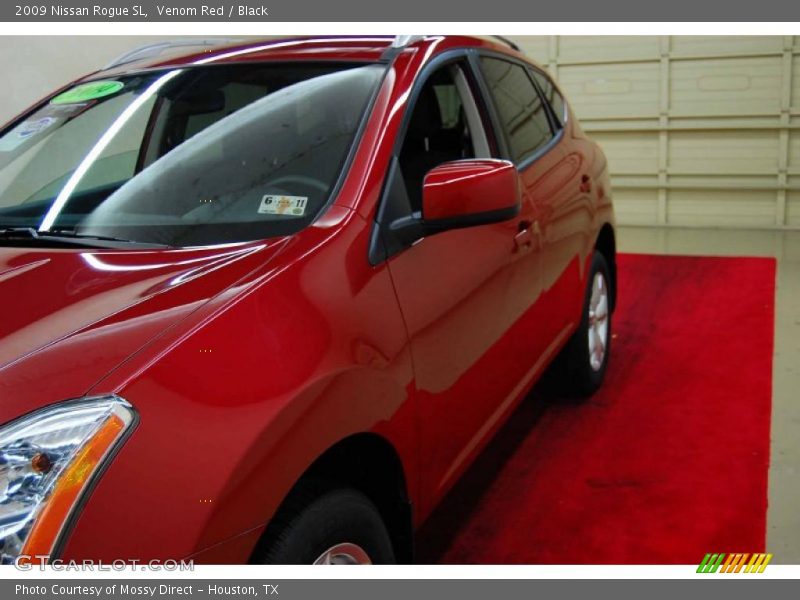 Venom Red / Black 2009 Nissan Rogue SL