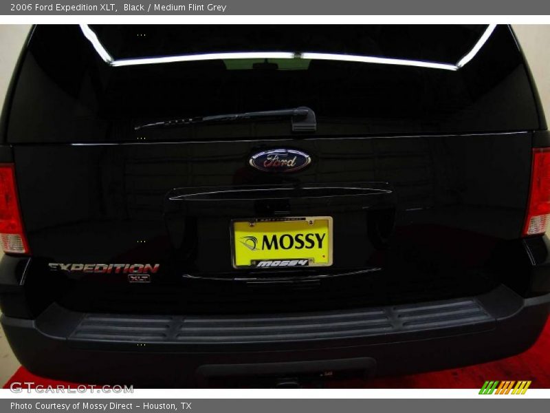 Black / Medium Flint Grey 2006 Ford Expedition XLT