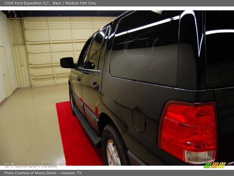 Black / Medium Flint Grey 2006 Ford Expedition XLT