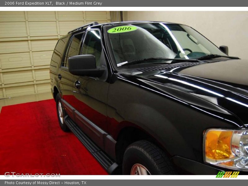 Black / Medium Flint Grey 2006 Ford Expedition XLT