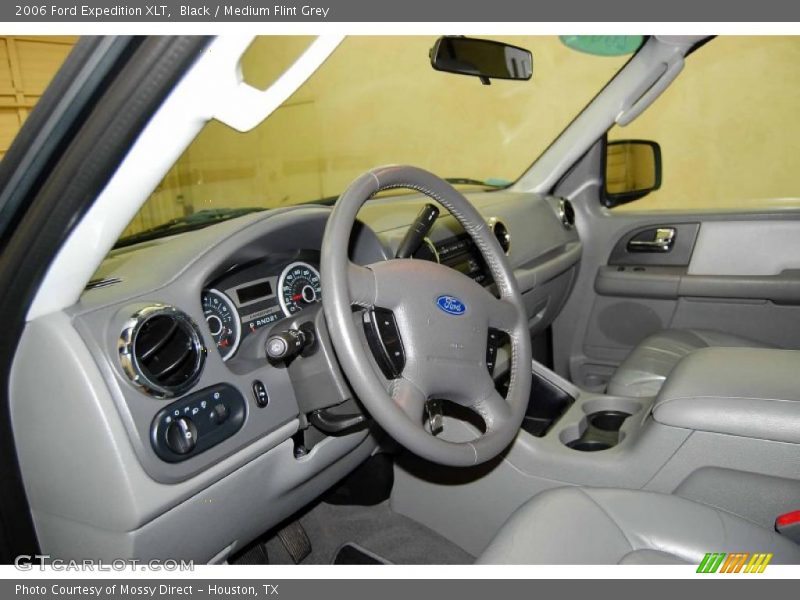 Black / Medium Flint Grey 2006 Ford Expedition XLT