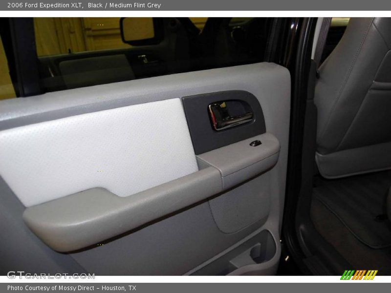 Black / Medium Flint Grey 2006 Ford Expedition XLT