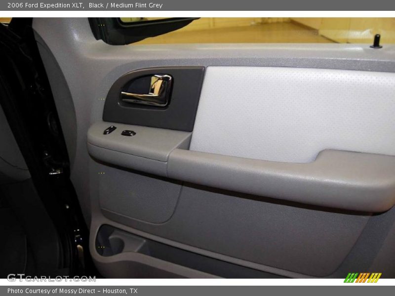 Black / Medium Flint Grey 2006 Ford Expedition XLT