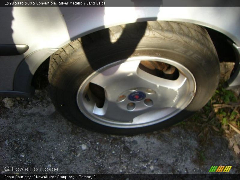 Silver Metallic / Sand Beige 1998 Saab 900 S Convertible