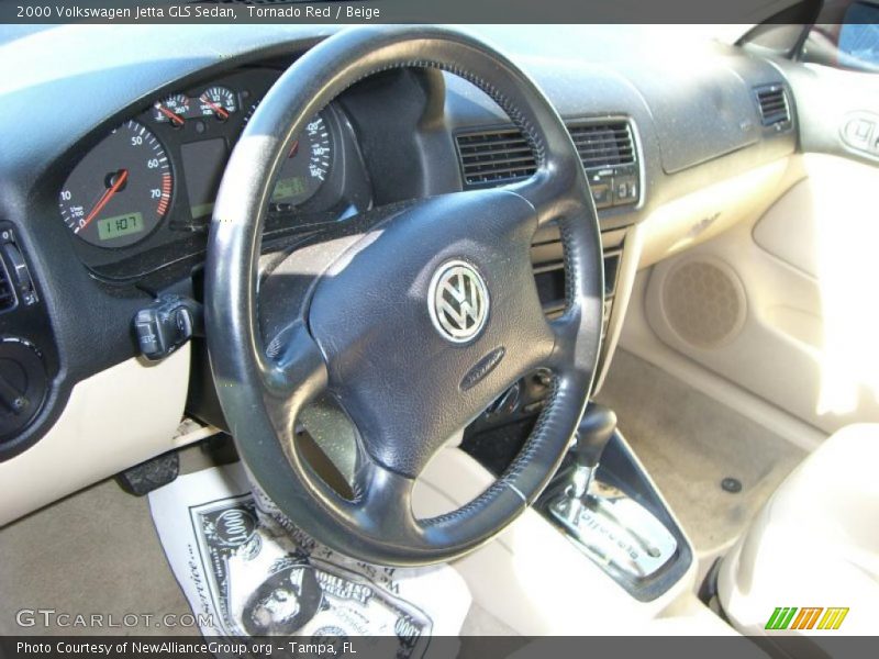 Tornado Red / Beige 2000 Volkswagen Jetta GLS Sedan