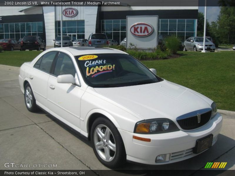 White Pearlescent Tricoat / Medium Parchment 2002 Lincoln LS V8