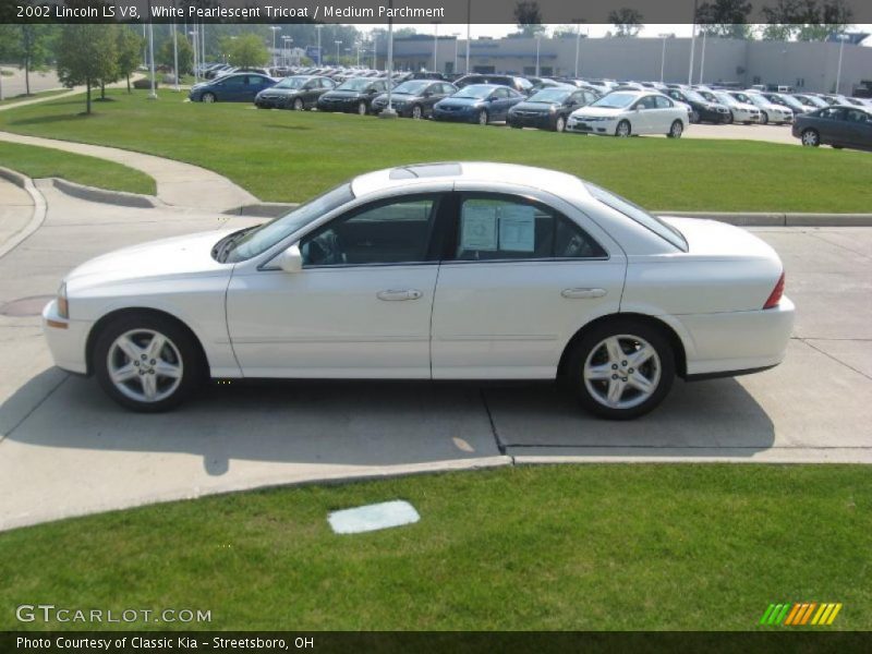 White Pearlescent Tricoat / Medium Parchment 2002 Lincoln LS V8
