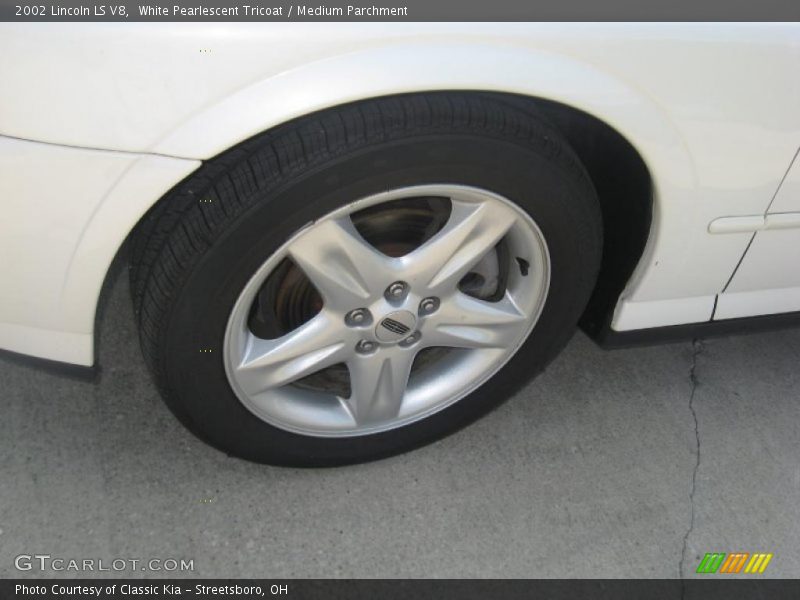 White Pearlescent Tricoat / Medium Parchment 2002 Lincoln LS V8
