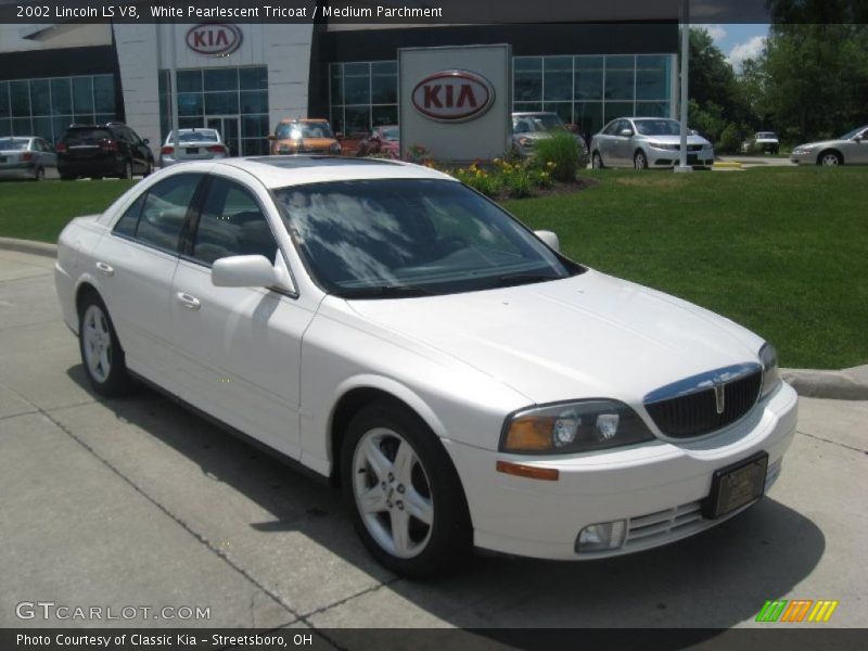 White Pearlescent Tricoat / Medium Parchment 2002 Lincoln LS V8