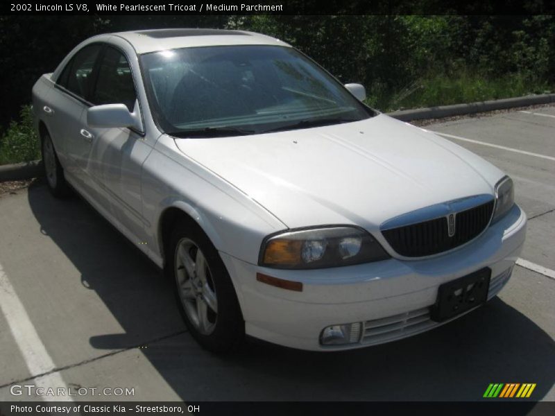 White Pearlescent Tricoat / Medium Parchment 2002 Lincoln LS V8
