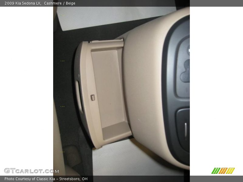 Cashmere / Beige 2009 Kia Sedona LX