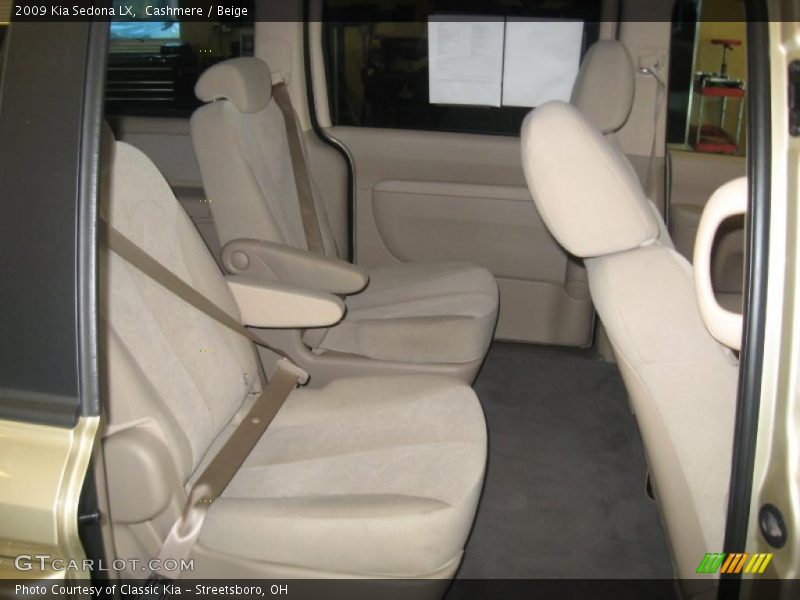 Cashmere / Beige 2009 Kia Sedona LX