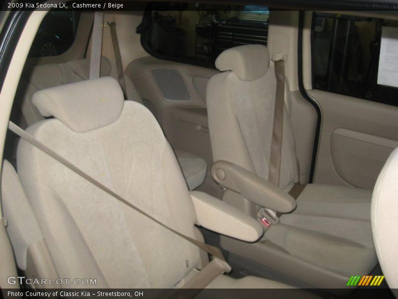 Cashmere / Beige 2009 Kia Sedona LX