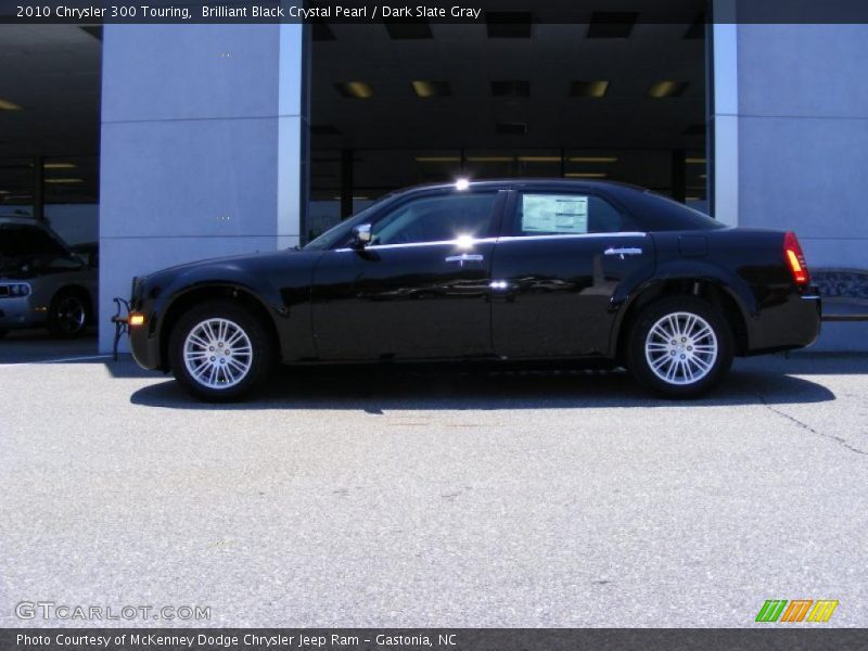 Brilliant Black Crystal Pearl / Dark Slate Gray 2010 Chrysler 300 Touring