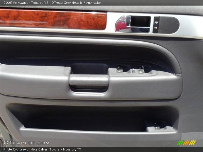Offroad Grey Metallic / Anthracite 2006 Volkswagen Touareg V8