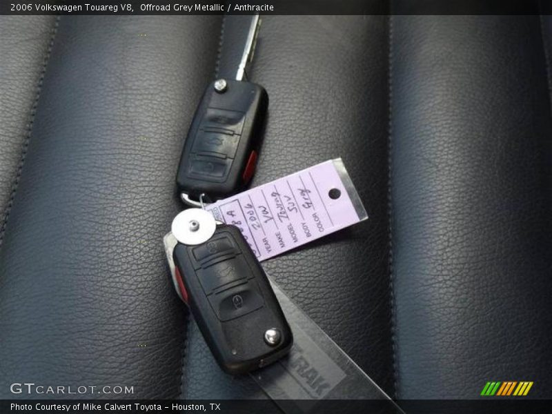 Offroad Grey Metallic / Anthracite 2006 Volkswagen Touareg V8