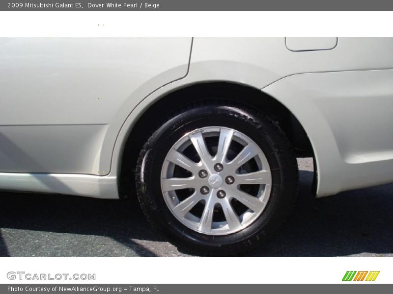 Dover White Pearl / Beige 2009 Mitsubishi Galant ES
