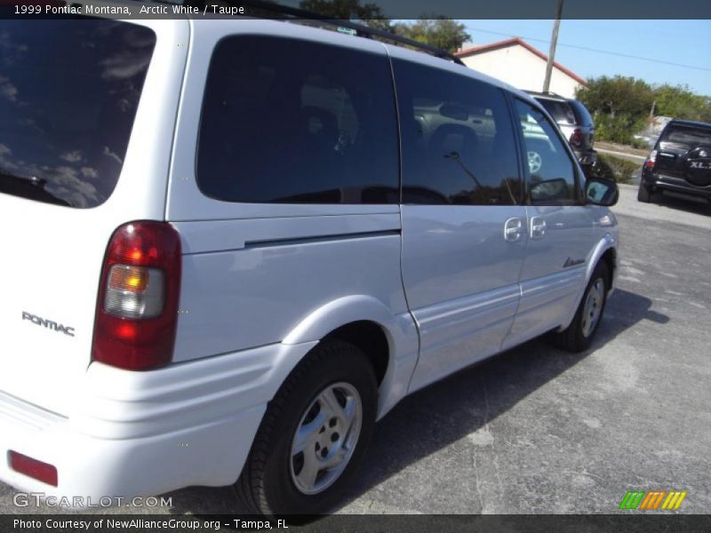 Arctic White / Taupe 1999 Pontiac Montana