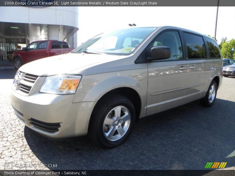 Light Sandstone Metallic / Medium Slate Gray/Light Shale 2009 Dodge Grand Caravan SE