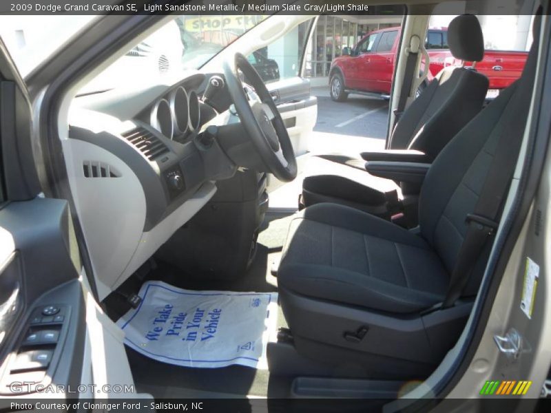 Light Sandstone Metallic / Medium Slate Gray/Light Shale 2009 Dodge Grand Caravan SE