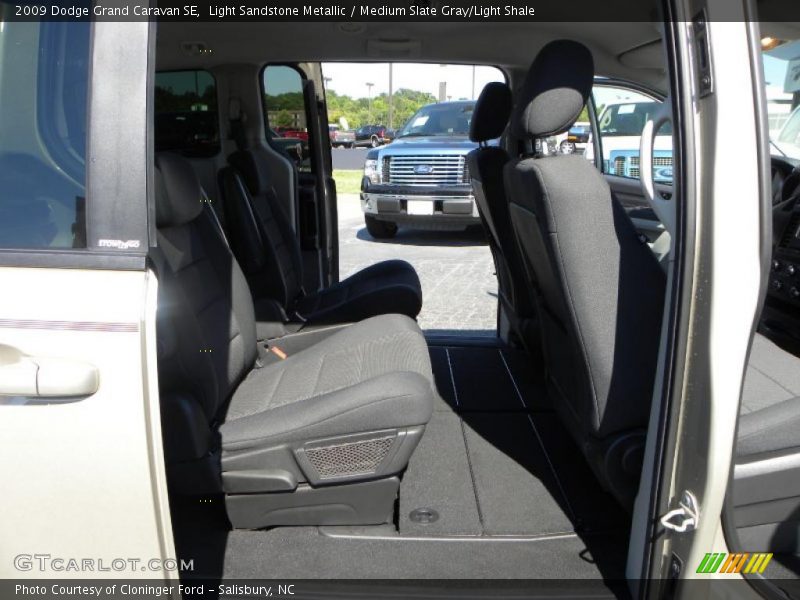 Light Sandstone Metallic / Medium Slate Gray/Light Shale 2009 Dodge Grand Caravan SE