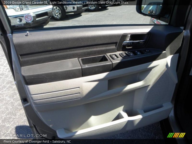 Light Sandstone Metallic / Medium Slate Gray/Light Shale 2009 Dodge Grand Caravan SE