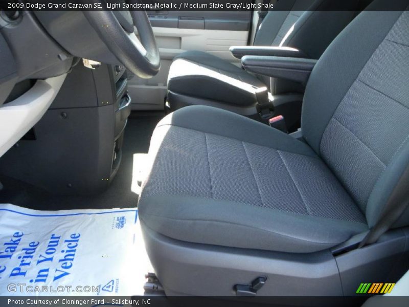 Light Sandstone Metallic / Medium Slate Gray/Light Shale 2009 Dodge Grand Caravan SE