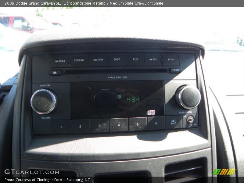 Light Sandstone Metallic / Medium Slate Gray/Light Shale 2009 Dodge Grand Caravan SE