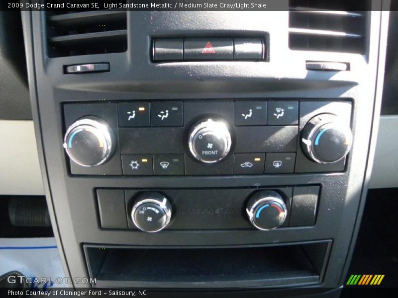 Light Sandstone Metallic / Medium Slate Gray/Light Shale 2009 Dodge Grand Caravan SE