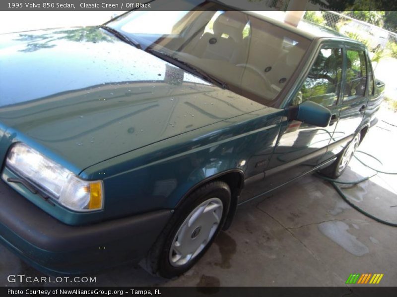 Classic Green / Off Black 1995 Volvo 850 Sedan