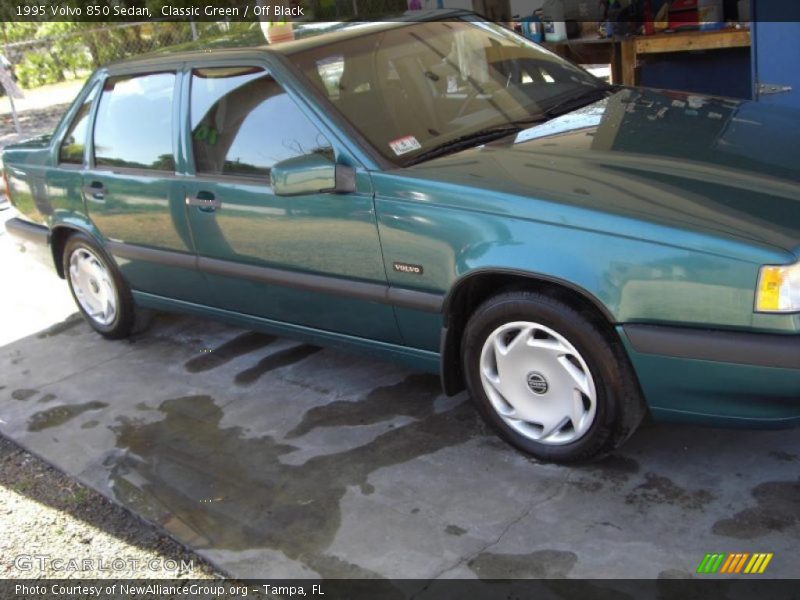 Classic Green / Off Black 1995 Volvo 850 Sedan