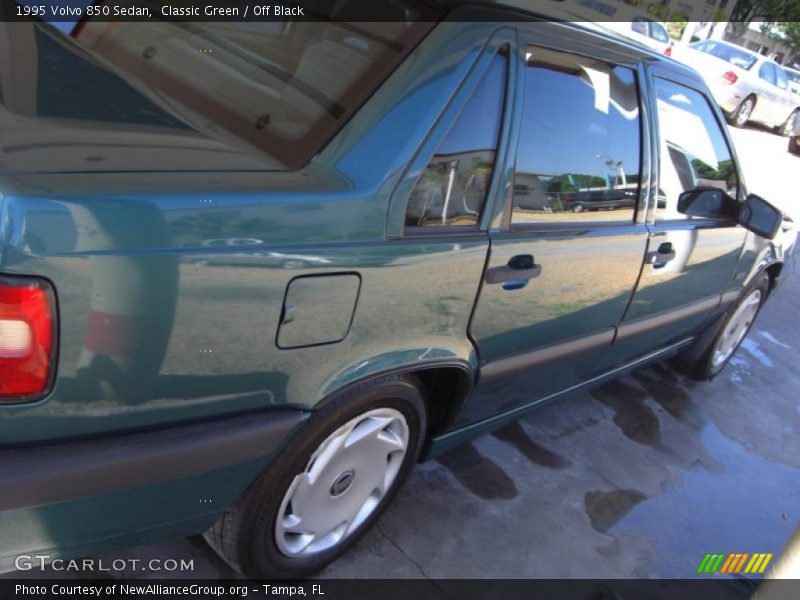 Classic Green / Off Black 1995 Volvo 850 Sedan