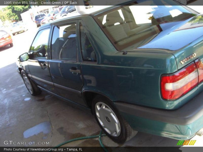 Classic Green / Off Black 1995 Volvo 850 Sedan