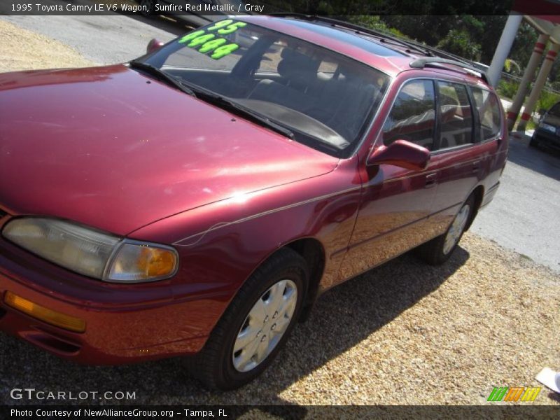 Sunfire Red Metallic / Gray 1995 Toyota Camry LE V6 Wagon