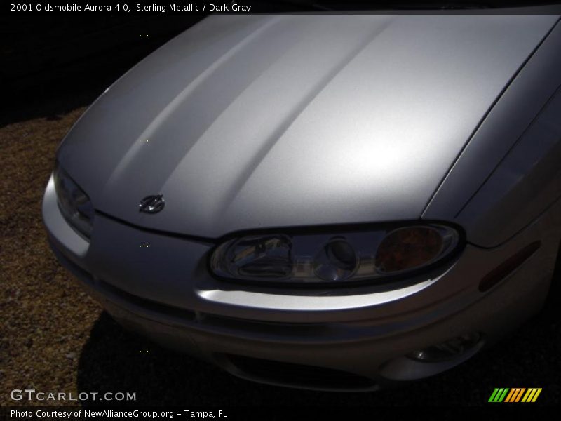 Sterling Metallic / Dark Gray 2001 Oldsmobile Aurora 4.0