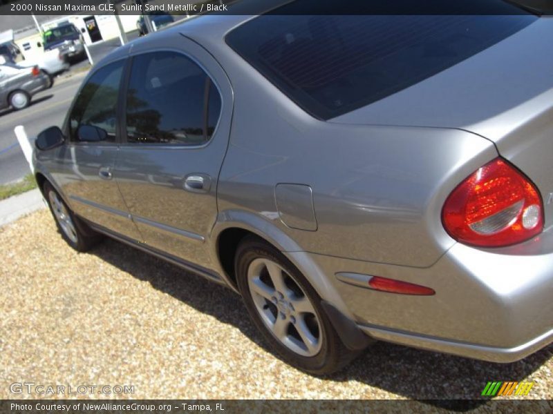Sunlit Sand Metallic / Black 2000 Nissan Maxima GLE