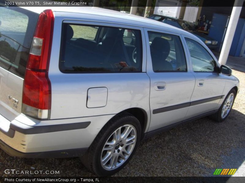 Silver Metallic / Graphite 2001 Volvo V70 T5