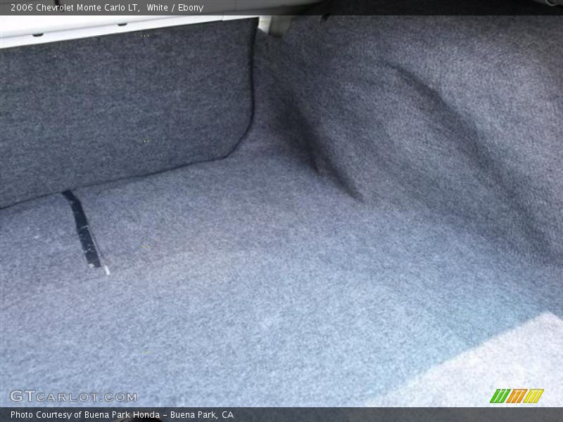 White / Ebony 2006 Chevrolet Monte Carlo LT