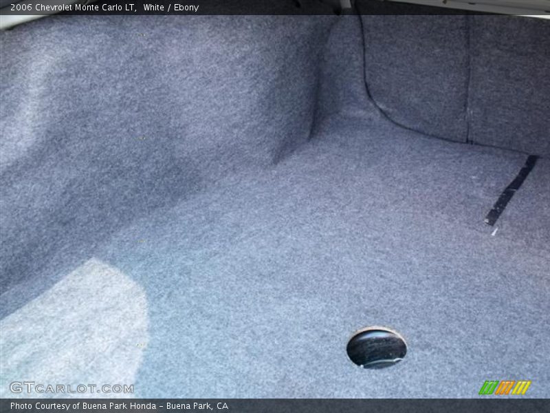 White / Ebony 2006 Chevrolet Monte Carlo LT