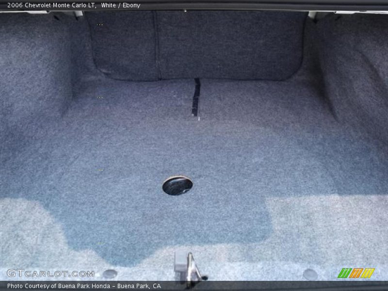White / Ebony 2006 Chevrolet Monte Carlo LT