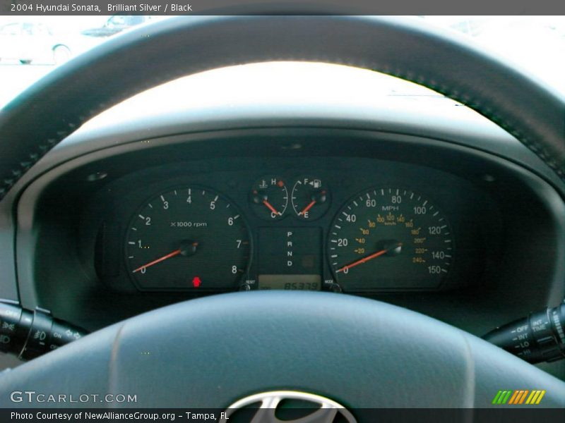 Brilliant Silver / Black 2004 Hyundai Sonata