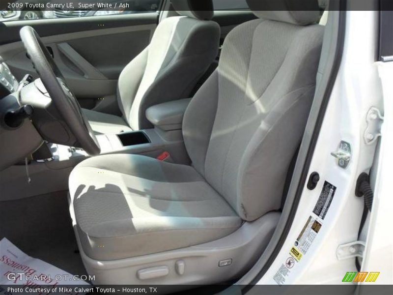 Super White / Ash 2009 Toyota Camry LE