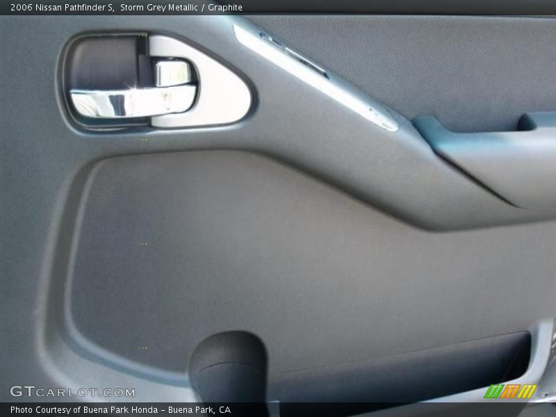 Storm Grey Metallic / Graphite 2006 Nissan Pathfinder S