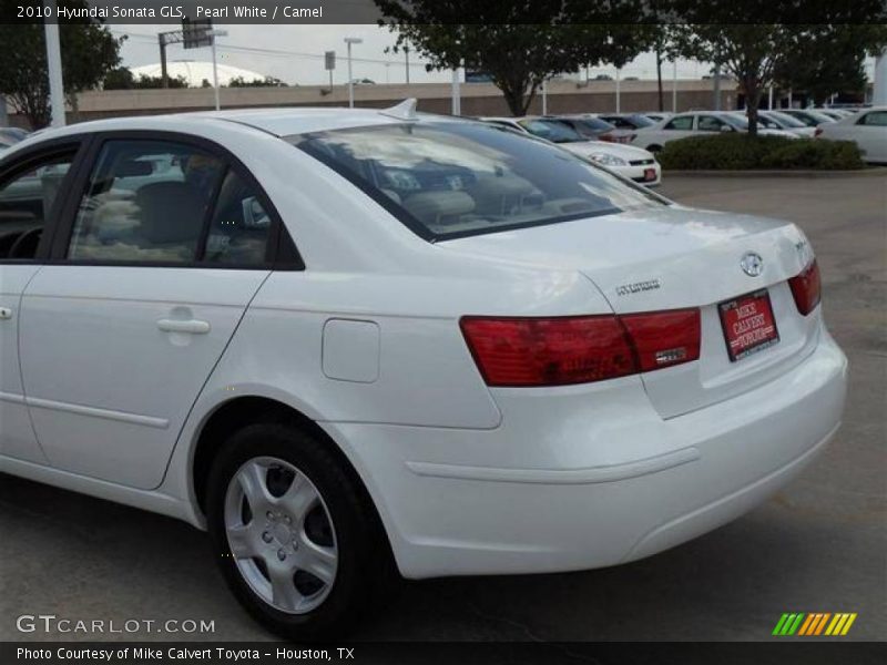 Pearl White / Camel 2010 Hyundai Sonata GLS