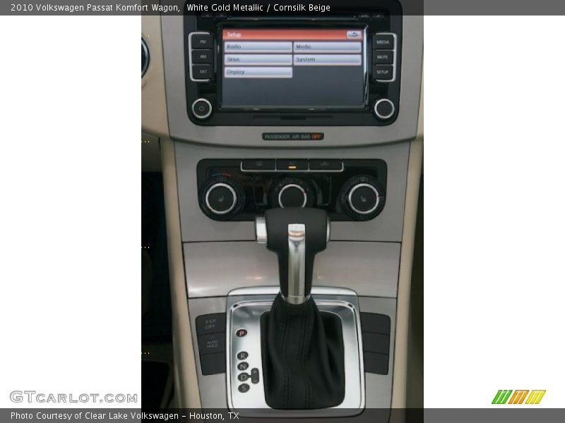 White Gold Metallic / Cornsilk Beige 2010 Volkswagen Passat Komfort Wagon