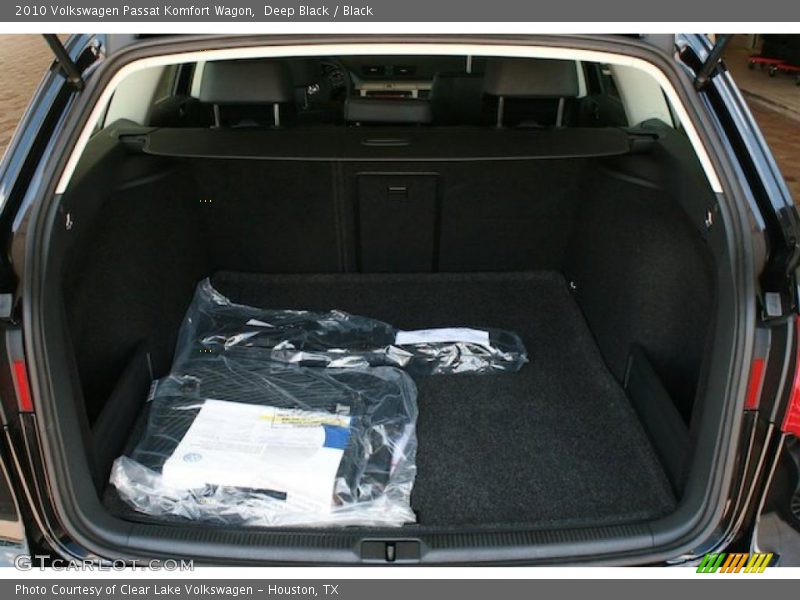 Deep Black / Black 2010 Volkswagen Passat Komfort Wagon