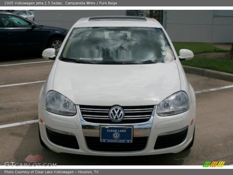 Campanella White / Pure Beige 2005 Volkswagen Jetta 2.5 Sedan
