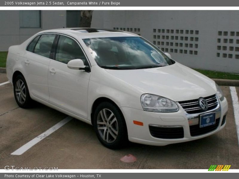 Campanella White / Pure Beige 2005 Volkswagen Jetta 2.5 Sedan